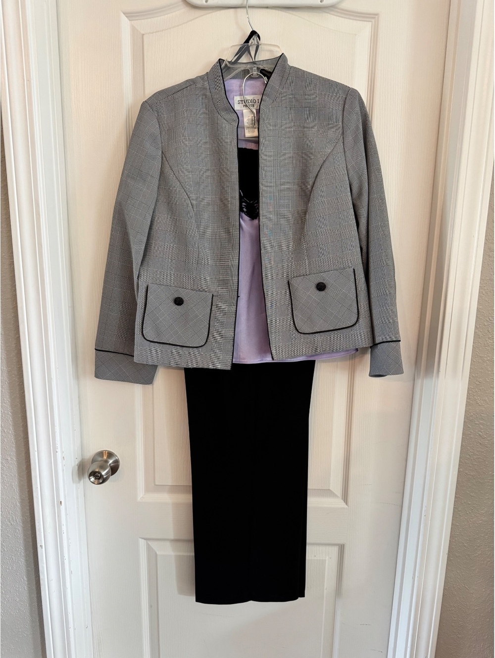 Vtg Studio I Women's Gray Plaid Suit Jacket with Black Trim and Button Pockets